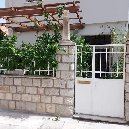 Πανσιόν And Lapad Ντουμπρόβνικ