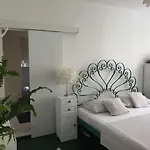 بيت ضيافة And Lapad